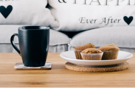 Zumo, café y bocata o bollería son los elementos más habituales en los desayunos