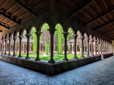 Claustri moderno de La Seu d'Urgell.