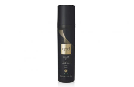 Spray para reducir el encrespamiento en el alisado Straight On de GHD
