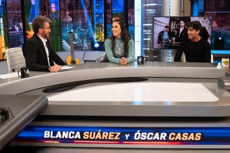 A pesar de la diferencia de edad, Blanca Suárez y Óscar Casas encontraron una afición en común durante el rodaje de 'Jaguar': jugar a la petanca