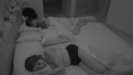 Marina e Isaac mantienen una complicada relación, pero parece que están limando asperezas.