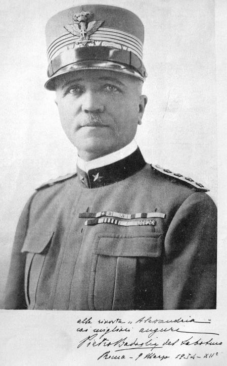 Foto autógrafa de Badoglio en 1934.