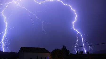 Noche de rayos en Viladellops.