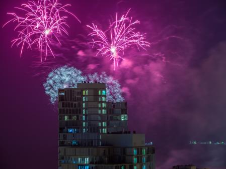 Piromusical de la Mercè visto desde Diagonal Mar.