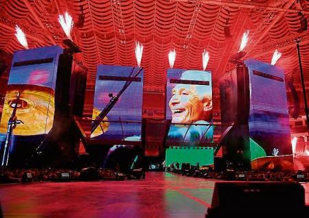 ST LOUIS, MO - SEPTEMBER 26: A tribute to Charlie Watts of The Rolling Stones before the 2021 