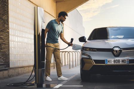 Recargar un coche eléctrico en Francia es más barato que en España&nbsp;