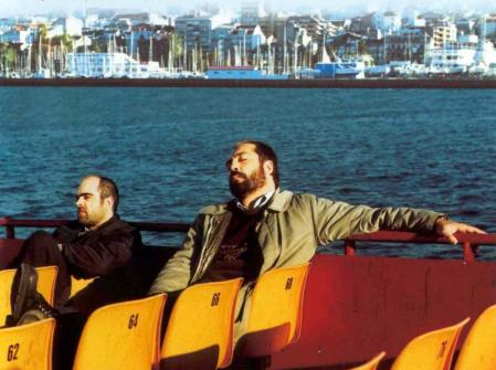 Javier Bardem y Luis Tosar en 'Los lunes al sol', del 2002, basada en la reconversión industrial de ciudades como Vigo y Gijón