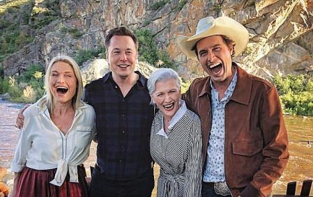 Para Maye Musk, haber dejado ser independientes a sus hijos ha sido clave.