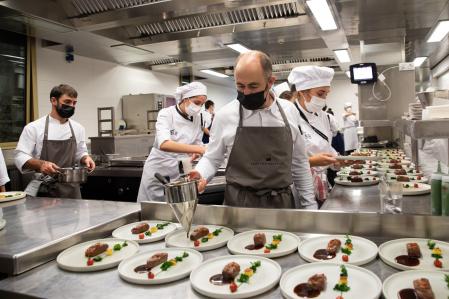 Ignacio Echapresto, el chef de la Venta Moncalvillo de Daroca de la Rioja, preparó junto a Paulo Airaudo el menú de homenaje a Mauro Colagreco