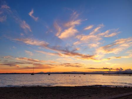 Atardecer otoñal en Roses.