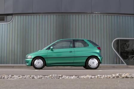 El BMW E1 era un coche muy pequeño, incluso de menor tamaño que el actual Mini, que ofrecía una versión eléctrica