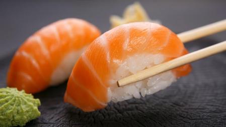 El crustáceo tiene un parecido sorprendente con los nigiris de salmón,