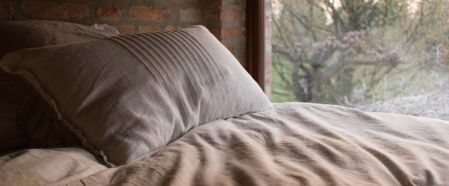 Dormir con almohada evita malas posturas que pueden tener consecuencias