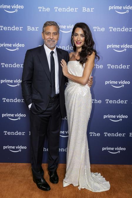 George Clooney junto a su mujer Amal Alamuddin durante el Festival de cine BFI London.