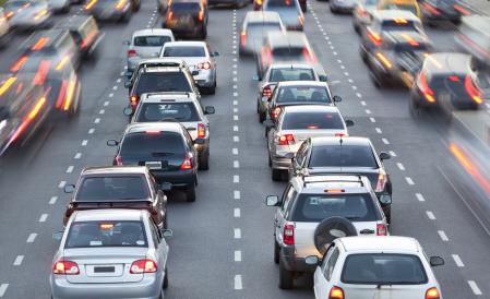 Es importante mantener siempre la distancia de seguridad, y especialmente cuando las vías están congestionadas