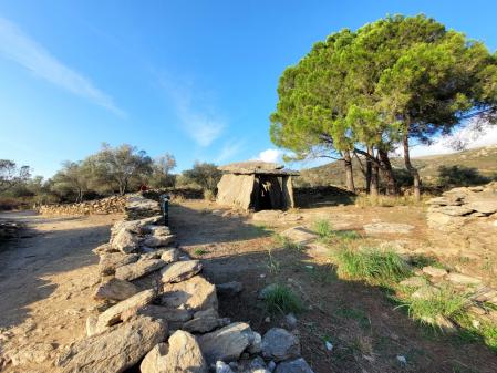 El dolmen de la Creu d'en Cobertella, en Roses.