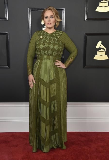 Adele con el diseño de Givenchy en los Grammy