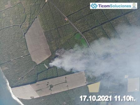 Imagen en la que se ve la cercanía de la colada de lava del mar, donde se espera que llegue las próximas horas