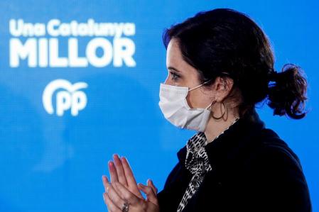 ESPAÑA CATALUÑA ELECCIONES PPC:BARCELONA, 30/01/2021.- La presidenta de la Comunidad de Madrid, Isabel Díaz Ayuso, participa este sábado junto al candidato del PPC a la presidencia de la Generalitat, Alejandro Fernández en un acto electoral en Barcelona. EFE/Quique Garcia