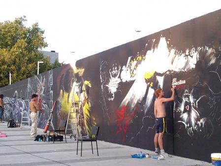 En “El tunel” hay una zona habilitada para que los grafiteros puedan plasmar su arte