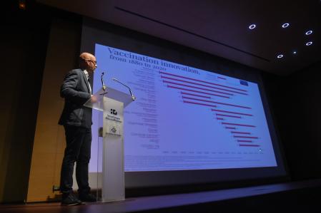 El doctor Salvador Macip en su discurso de apertura del curso académico del TecnoCampus