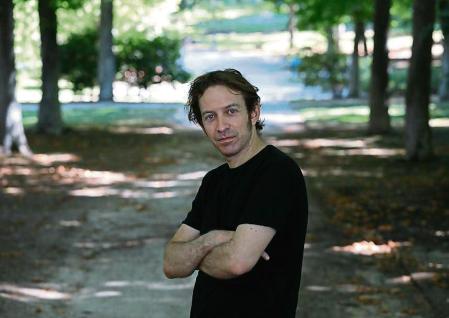 CONTRA DANIEL GASCON, ESCRITOR FOTO EMILIA GUTIERREZ 26/07/2020