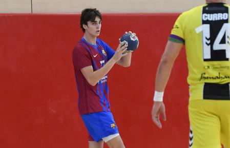 Pablo Urdangarin, en acción con el Barça B en la Ciutat Esportiva