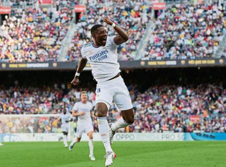 Soccer Football - LaLiga - FC Barcelona v Real Madrid - Camp Nou, Barcelona, Spain - October 24, 2021 Real Madrid's David Alaba celebrates scoring their first goal REUTERS/Albert Gea TPX IMAGES OF THE DAY