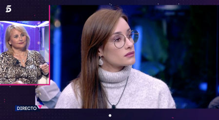 La madre de Alba Carrillo ha enviado varios mensajes a sus excompañeros de concurso, uno de ellos especialmente hiriente dirigido a Adara