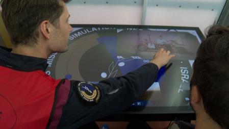 Los integrantes de la expedición se someten a una dura jornada que incluye distintas pruebas, desde experimentos a esfuerzos físicos, además del aislamiento de sus familias.