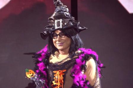 El presentado apareció disfrazado de 'bru-javier'.