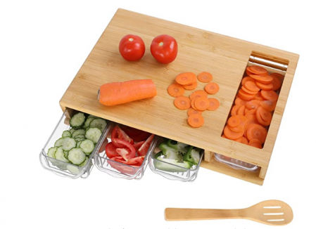 Tabla de picar con bandejas.