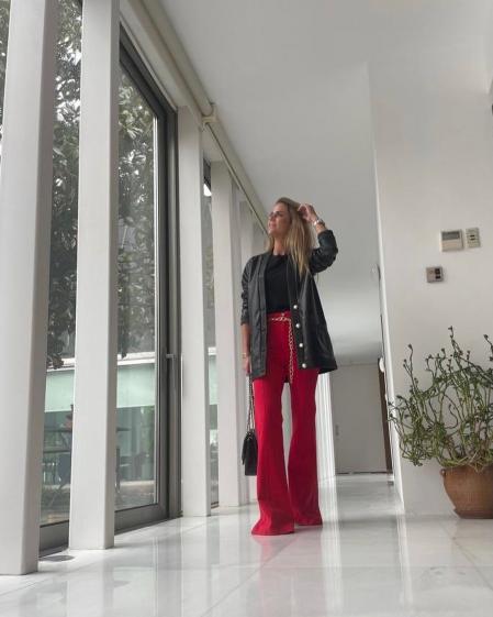 Look de Amelia Bono con prendas de Uterqüe
