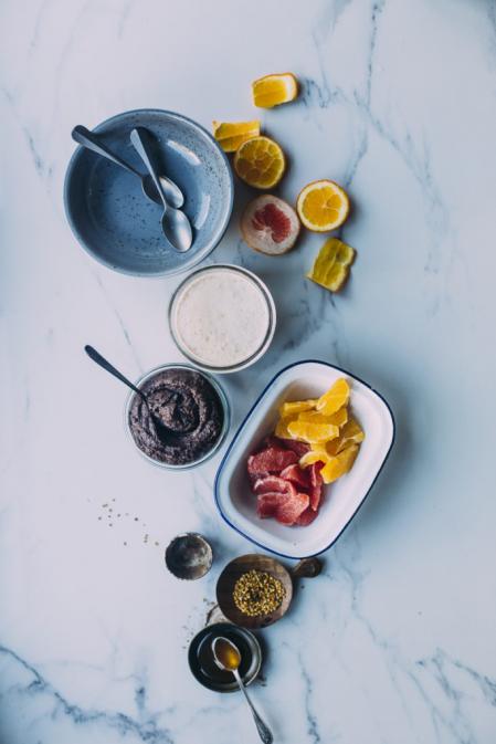 Bircher de naranja y kefir con cítricos, polen y ganache vegana de chocolate