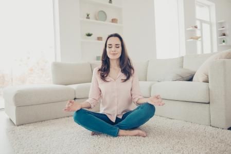 Para meditar cierra los ojos y libera tu mente, de miedos, pudores y otros condicionantes