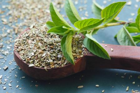 La medicina ayurvédica tiene gran fe en la albahaca para curar los resfriados y otras afecciones respiratorias