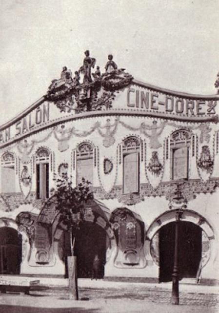 Fachada del Gran Salón Doré.