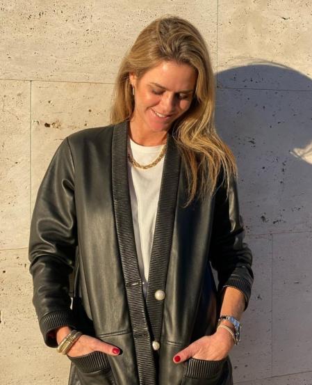 Este cárdigan de Uterqüe es una buena opción para incorporar a nuestro fondo de armario.