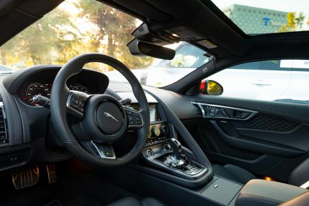 Interior del Jaguar F-Type R
