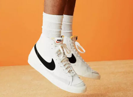 Zapatillas en blanco y negro Blazer Mid '77 de Nike