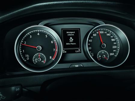 Una señal luminosa se activa cuando el sistema detecta síntomas de cansancio en el conductor 