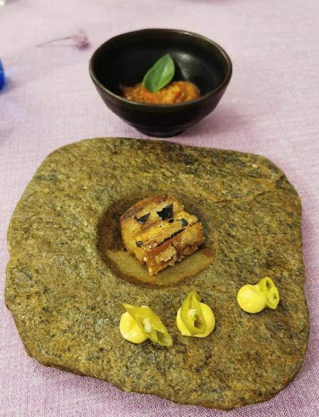 Torrezno a la brasa con sarmiento