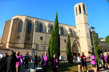 Ambiente de la carrera Antena Solidaria junto al monasterio de Pedralbes.
