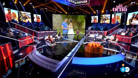 'La Isla de las Tentaciones 4': Sandra Barneda afirma que uno de los colaboradores ha tenido un affaire con uno de los concursantes