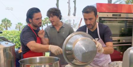 Juanma Castaño se encontró completamente desbordado al tener que ser capitán de dos equipos en la prueba de exteriores