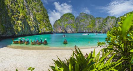 Maya Bay, uno de los rincones más turísticos de Tailandia