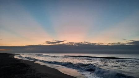 Espectáculo de rayos en la playa de Gavà.