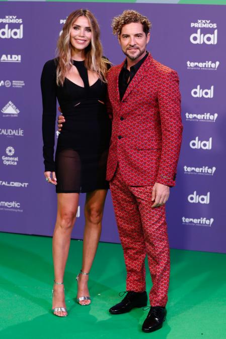 David Bisbal y Rosanna Zanetti en la alfombra roja de los Premios Dial 2021