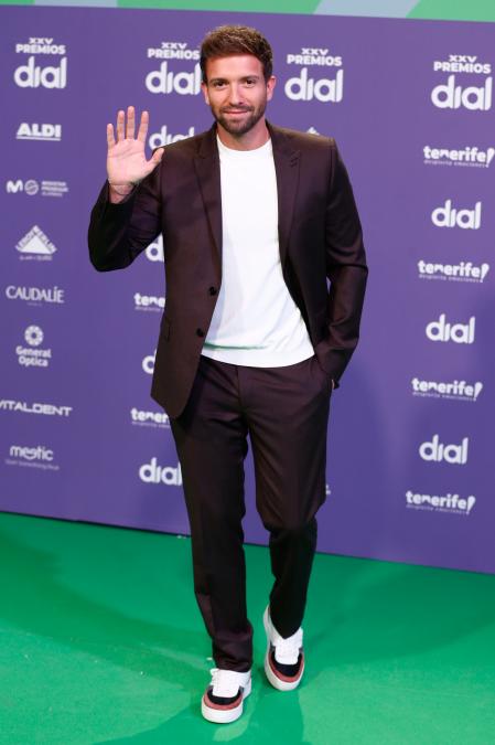 Pablo Alborán en la alfombra roja de los Premios Dial 2021