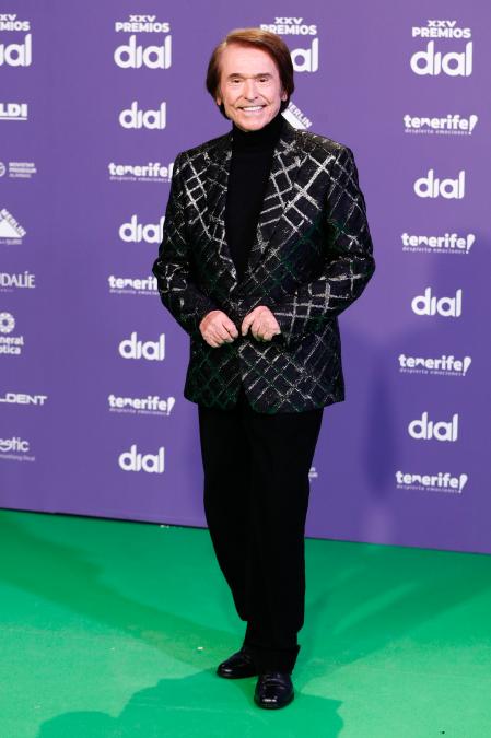 Raphael en la alfombra roja de los Premios Dial 2021